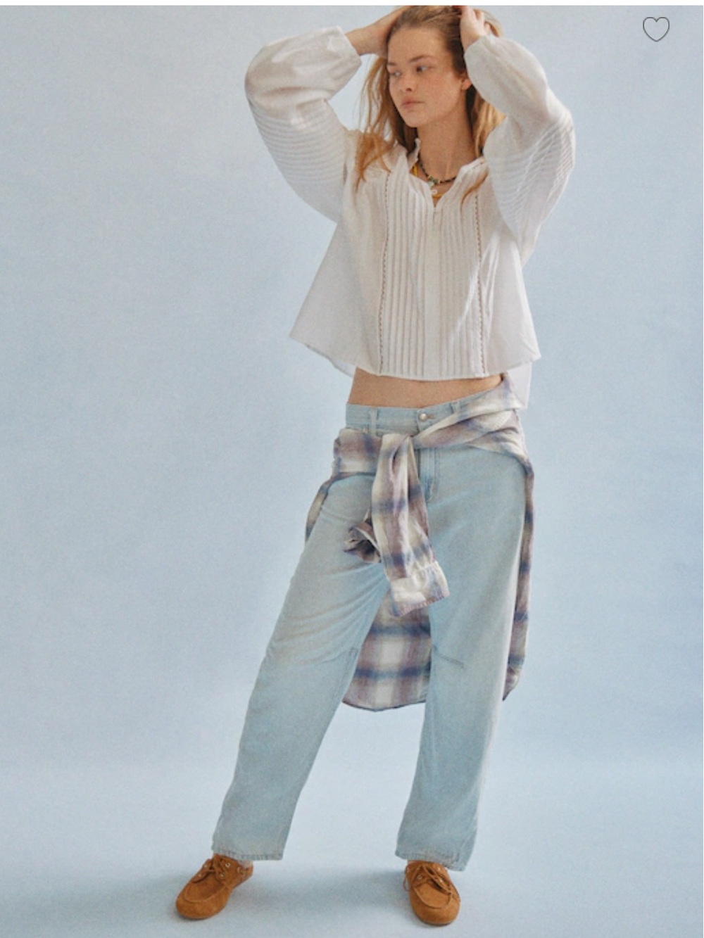 Madewell The Darted Barrel-Leg Jean in Airy Denim - Laguna WashAiry